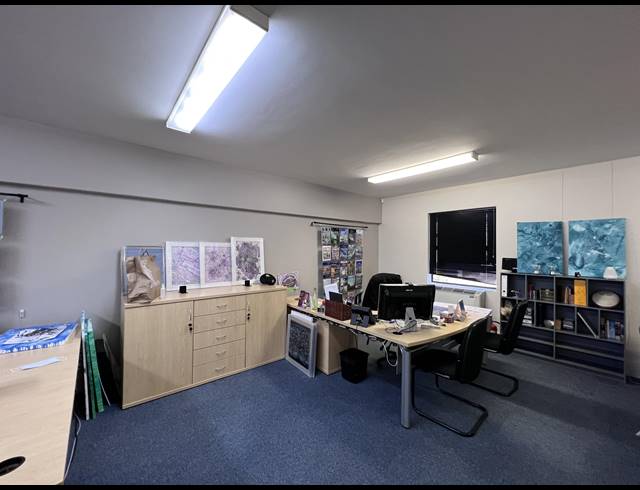 113M² OFFICE TO LET IN KENILWORTH